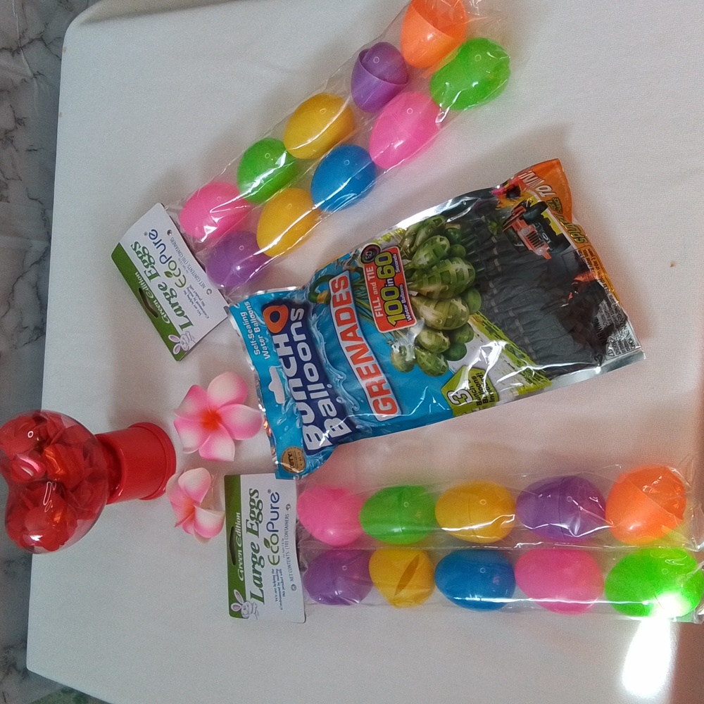 EcoPure plastic eggs and zuru bunch of balloons water balloons set